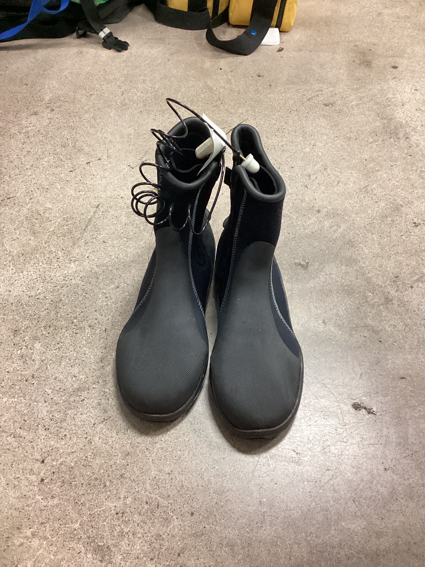 Used Tusa Imprex DBO101 Size 9 Dive Boots (Read Description)