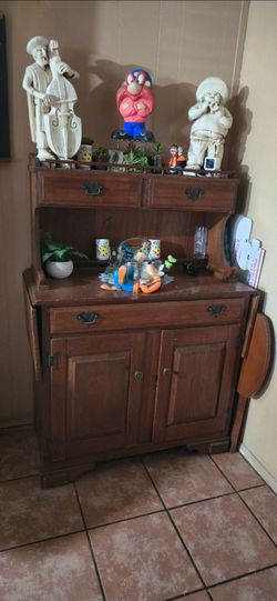 Antique cabinet/mini hutch