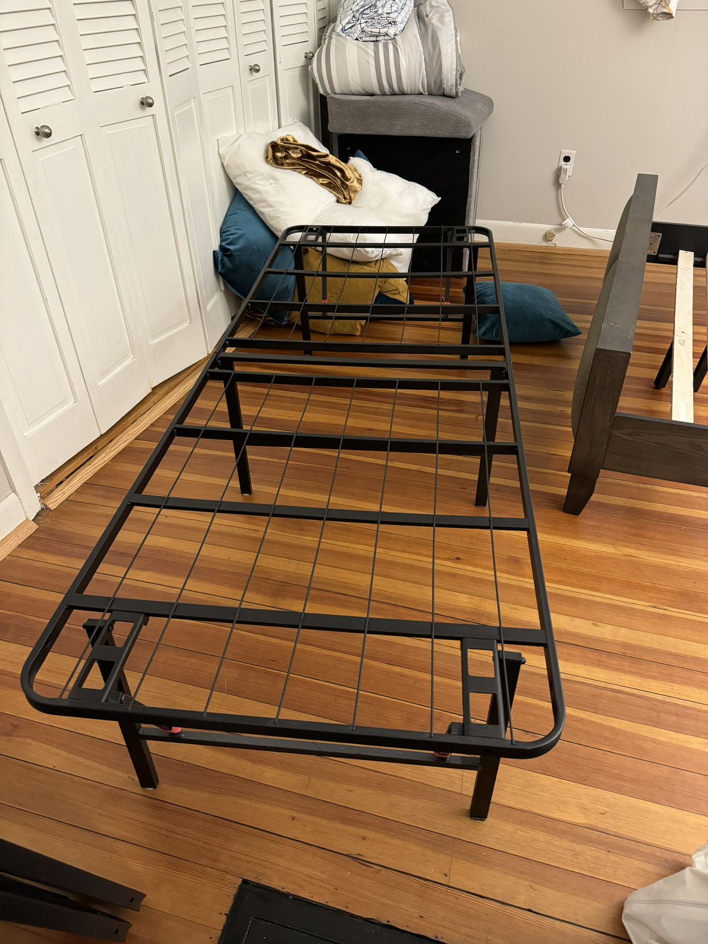 18 Inch Metal Bed Frame Queen Size