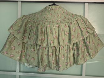 Green ruffled skirt, suitable for summer or spring.