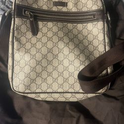 Authentic Like New Gucci Cross Body 