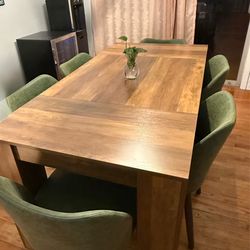 Dining room table and chairs-Like New