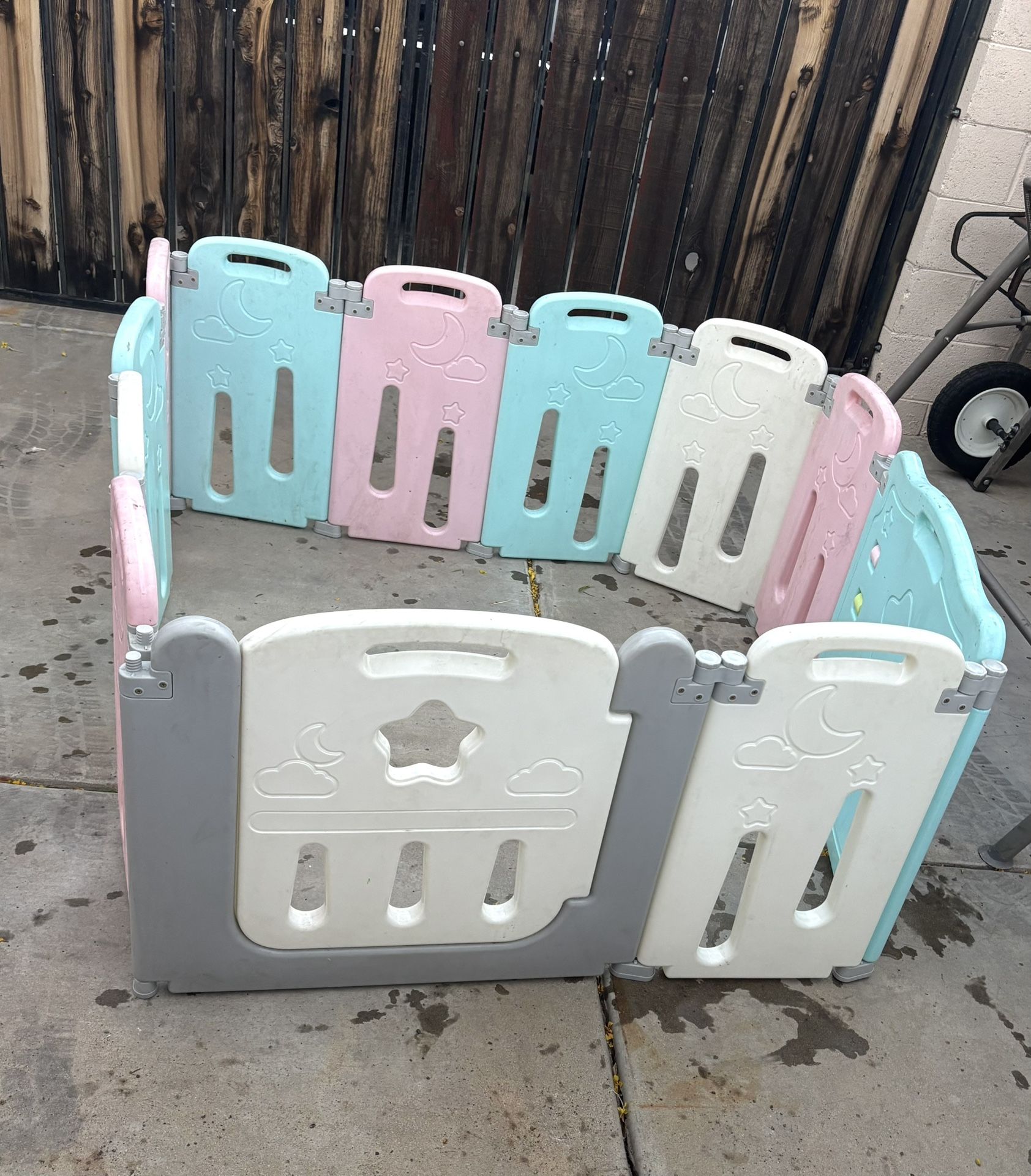 Plastic Play Yard