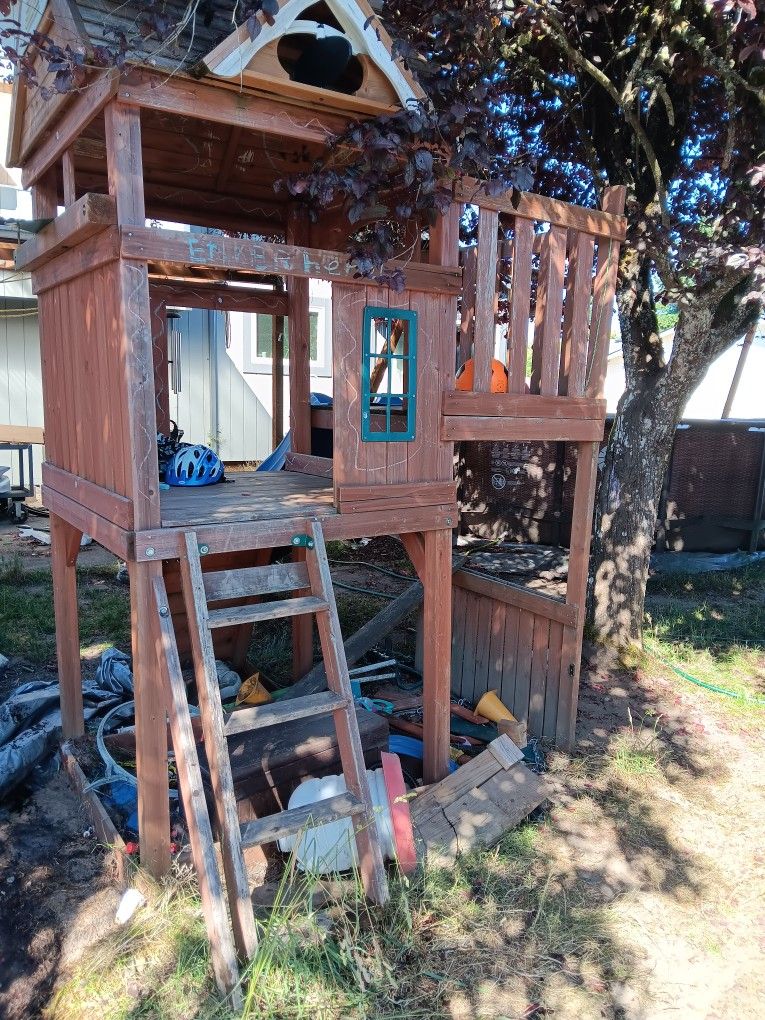 Free Playhouse