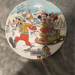 “The Sleigh Ride” Plate (The Disney Collection Christmas 1989)
