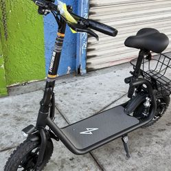 PHANTOM R1PRO COMMUTER ELECTRIC SCOOTER  Motor Power 500W Brushless (Rear Hub) Max Speed 15.5 mph Range 20 miles Battery 36V 8.0Ah Li-ion Charging Tim