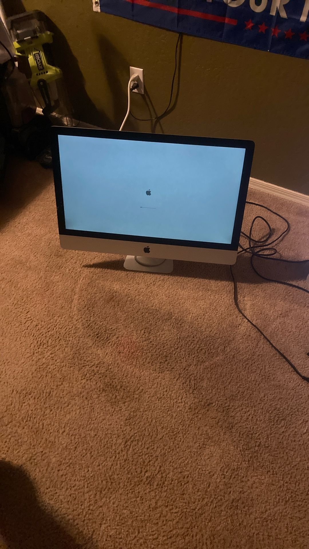 I Mac Good Condition One Little Crack
