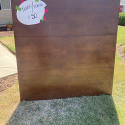 Wood Table / Mesa De Madera 