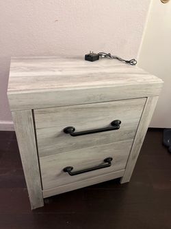 Cambeck Nightstand