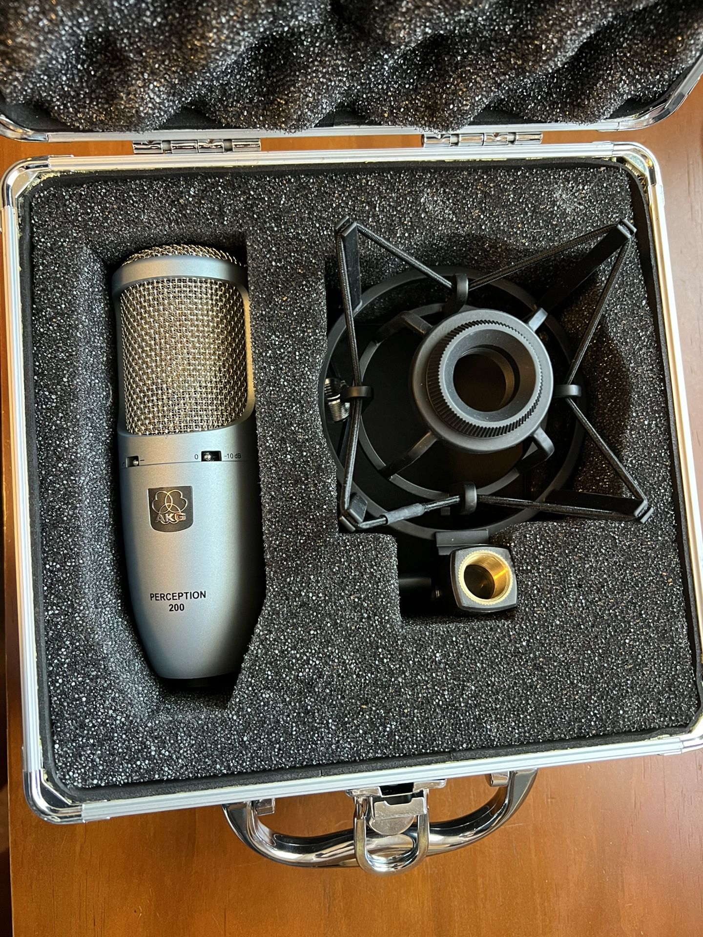 AKG Perception 200 Microphone