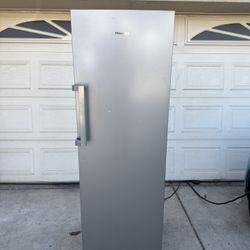 Hisense 10.2 cu. ft. Garage Ready Frost Free Convertible Upright Freezer with Seal Break Handle