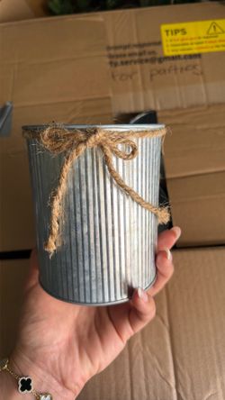Tin  Vase holder