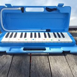 Yamaha Pianica P-32D Blue