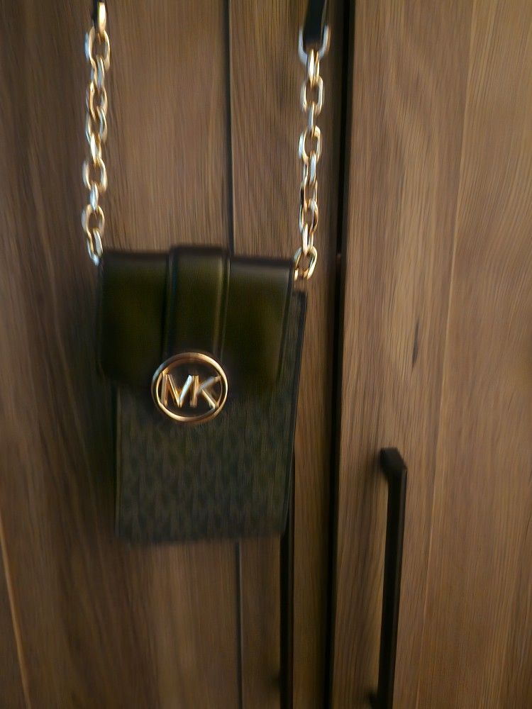 Michael Kors/ Cross Over