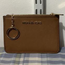 MICHAEL KORS SMALL POUCH (AVAILABLE)