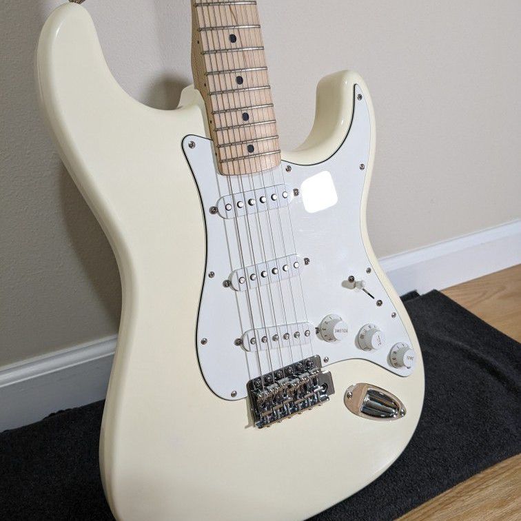 Fender Standard Stratocaster  (2005 Model - Mint Condition)