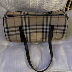 burberry purse In Perfect Conditions 