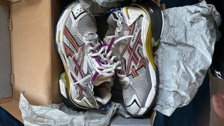 Multicolor Balenciaga runners size 11 slightly used
