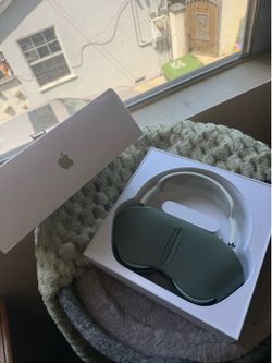 Green AirPods Max 1st Generation