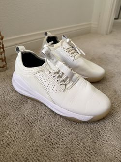 Clove Nursing White Shoes