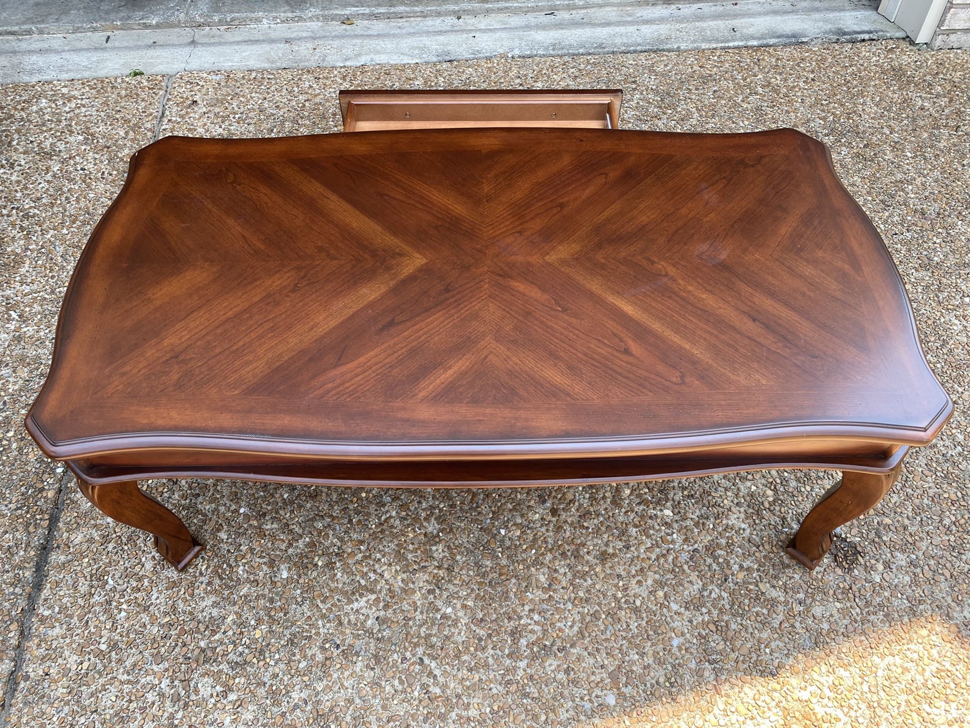 Furniture - Coffee Table