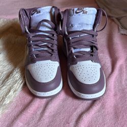 Nikes High Top Dunks
