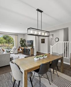 Ethan Allen Vinson Oak Extension Dining Table
