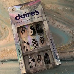 Claire's Black & White Press-On Nail Set - Flames Yin-Yang Cow Print Checkered 