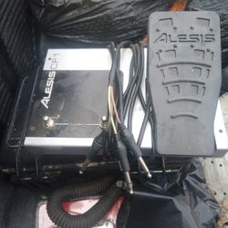 Alesis Cf1 Guitar Foot pedal 