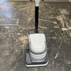 Brand New- Advance by Nilfisk Scrubber Dryer
