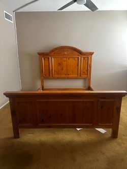 Bedroom Furniture in Scottsdale (set or individual pieces)
