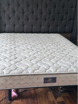USED QUEEN SIZE SERTA MATTRESS ONLY