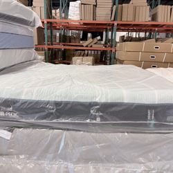 King Mattress Tempurpedic ProAdapt Medium Hybrid 2.0 💯 Finance Available 