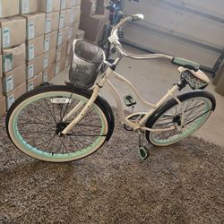 Beach Cruiser Bicycle with Basket 