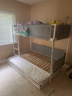 Bunkbed with a trundle Bunkbed with a trundle