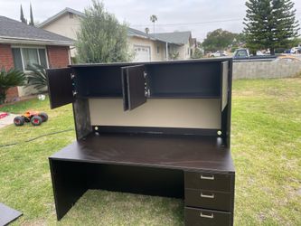 Office desk and Hutch