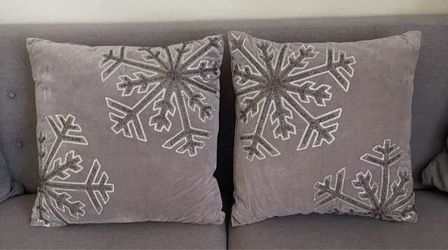 2 Beaded snowflake pillows