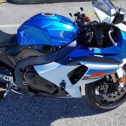 2011 Suzuki GSXR 1000. Adult Written Only. Meticulously Cared For Not Abused.