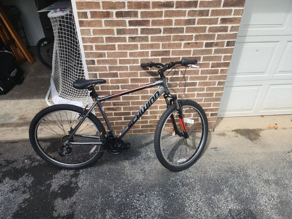 Schwinn Standpoint Mountain bike