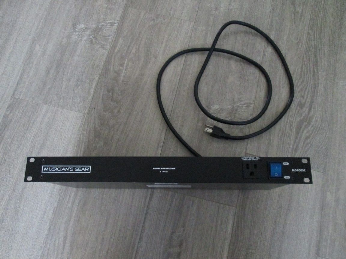 Musicians Gear 9 Outlet Rackmount Power Conditioner