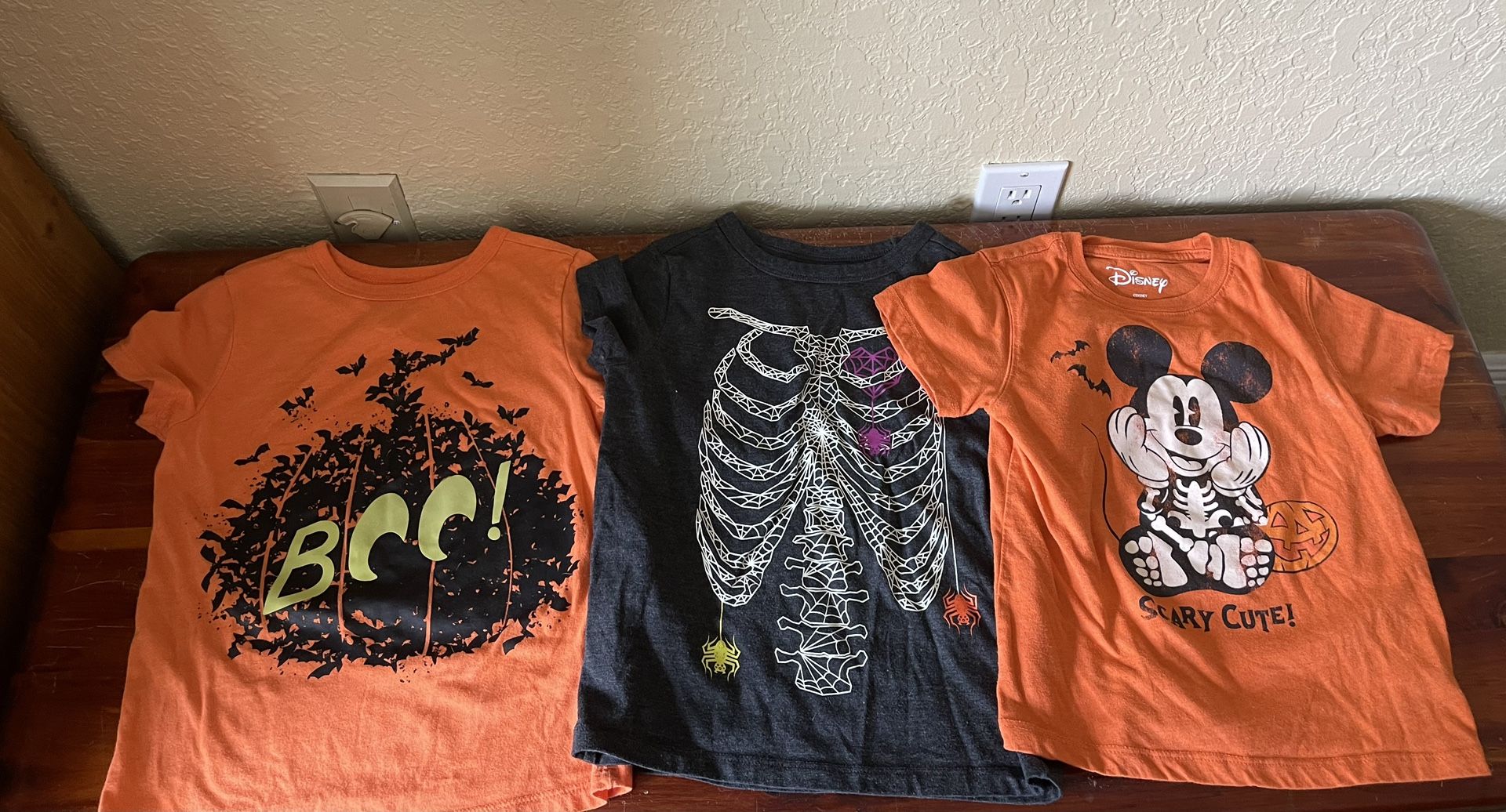 Halloween Short Sleeve T-Shirts Cat & Jack Disney Mickey Skeleton Size 4 & 5