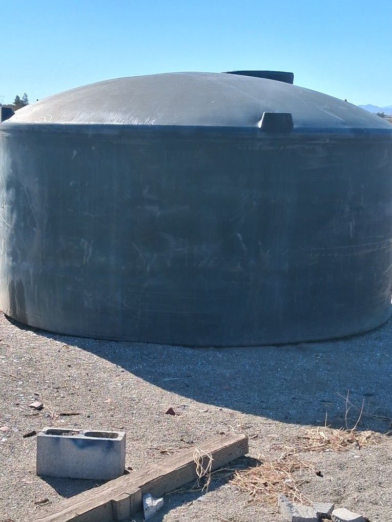 5,000 Gallon Water Tank