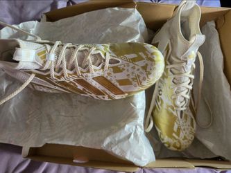Adidas football cleats 9.5