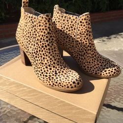 Fur boots size 7.5 US.