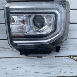 2016 GMC Sierra SLE Driver Headlight