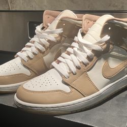 Air Jordan 1 Mid