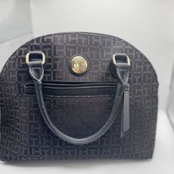 Tommy Hilfiger Satchel Handbag – Classic & Stylish