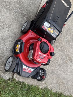 Troy-Bilt TB320 Self-Propelled Lawn Mower