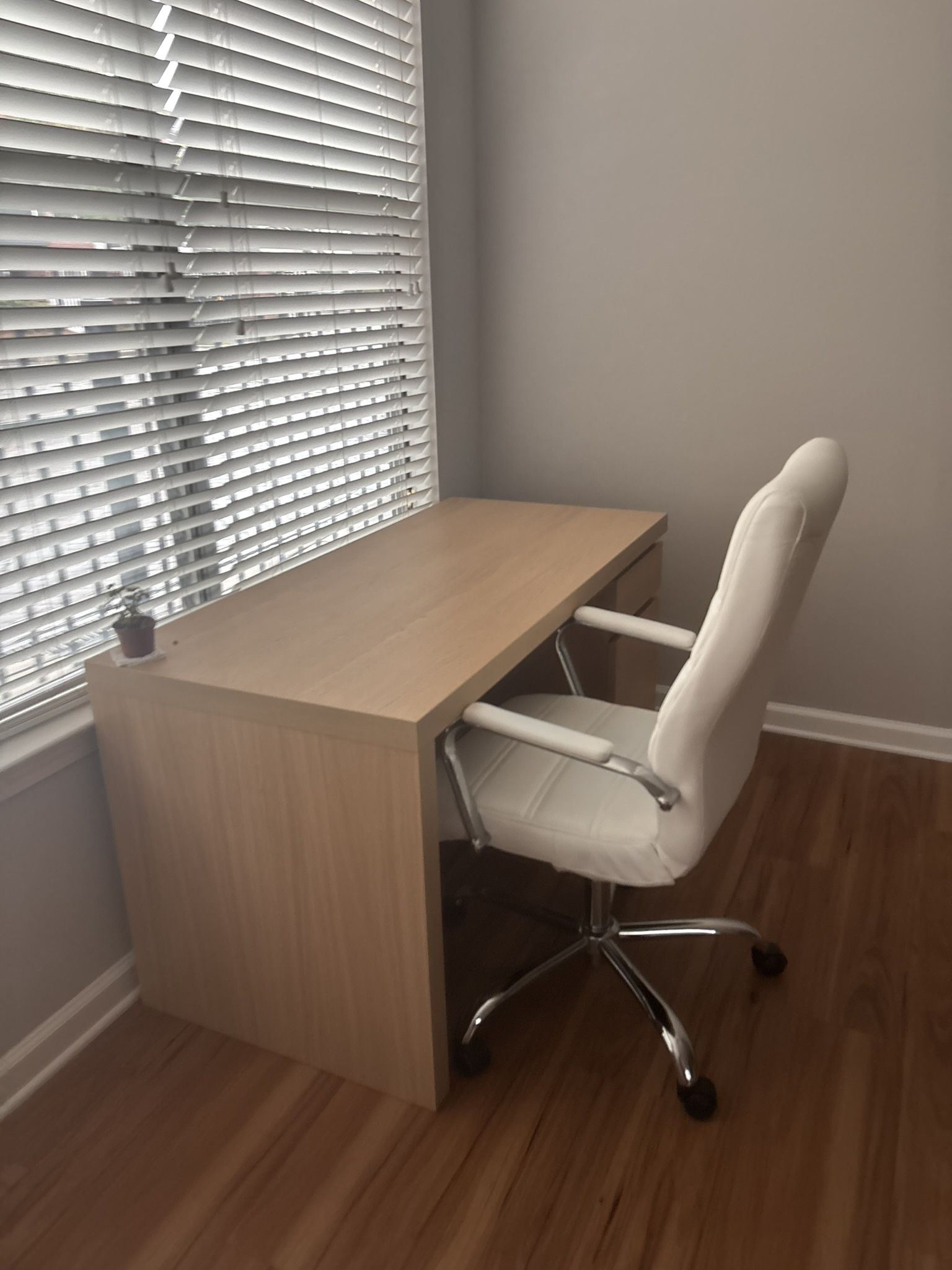 IKEA Malm Desk
