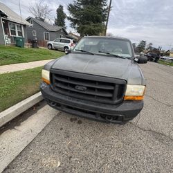 2000 V10 Ford Excursion 